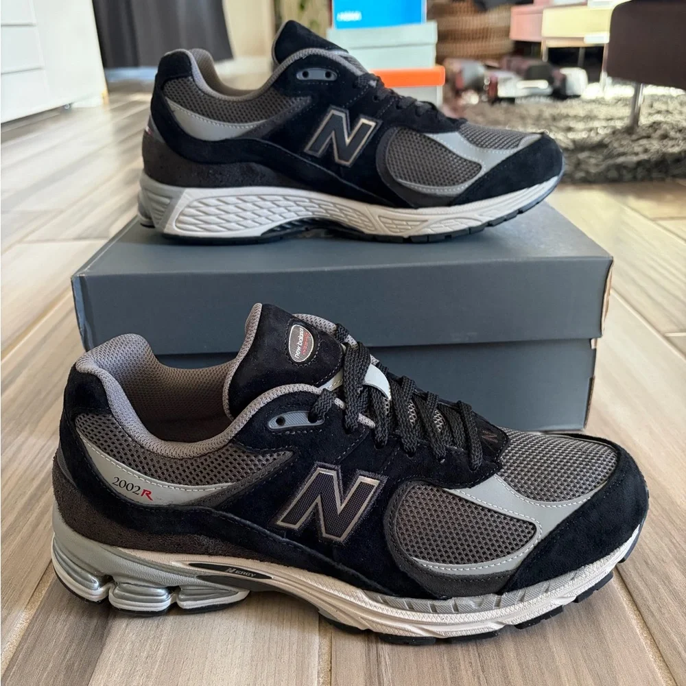 Men's New Balance 2002R Sneakers Shoes - Black Grey U2002RC - Picture 4 of 8